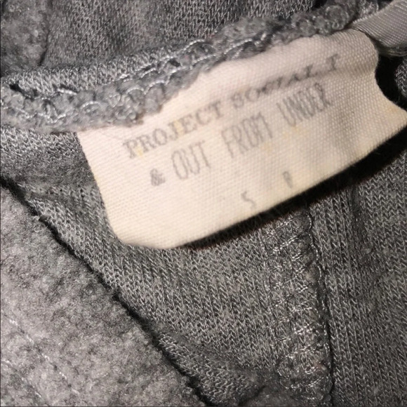 Project social T Out from under small hooded top - Picture 4 of 4